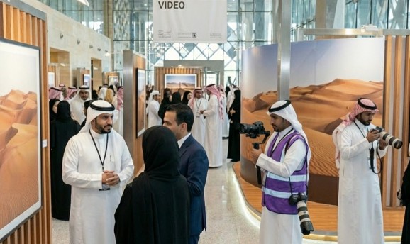 'التشغيل الميداني وإدارة الموقع',